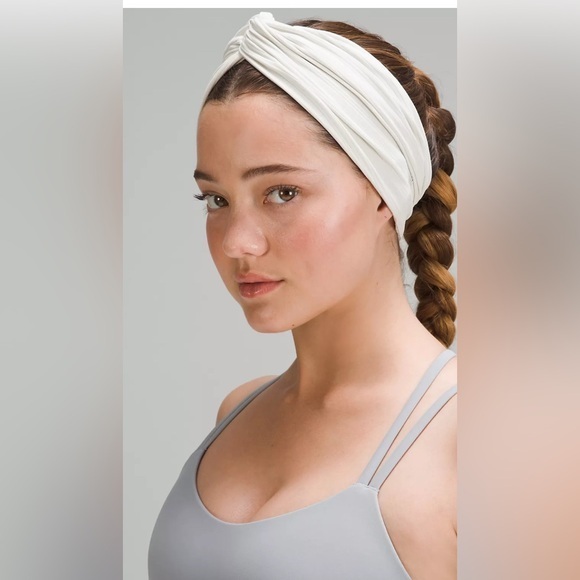lululemon athletica Accessories - NWT Lululemon Women's Ribbed Nulu Twist-Front Headband. Color Bone